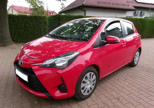 mazowieckie Toyota Yaris cena 35000 przebieg: 195000, rok produkcji 2017 z Baranów Sandomierski